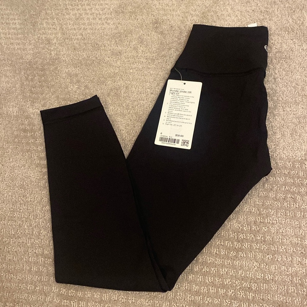 Brand new lululemon Wunder Under luxtreme tight 25” size 6!